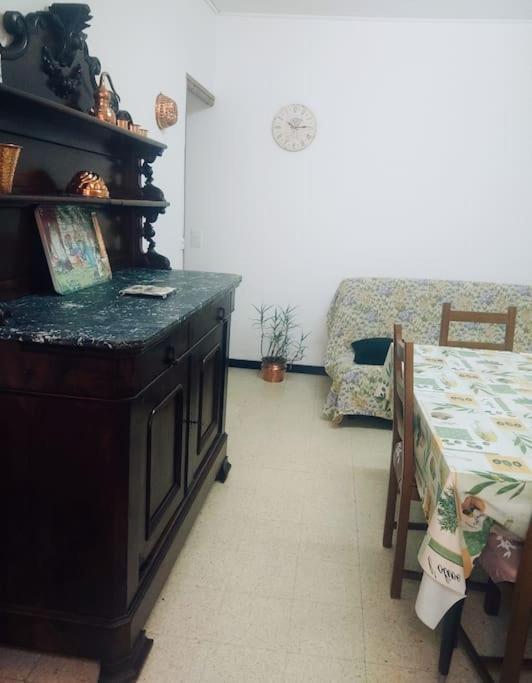 Gîte et jardin en bord de rivière Saumane Esterno foto